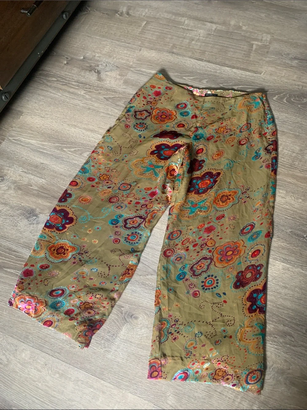 Wide Leg Floral Print Pants in Olive Green